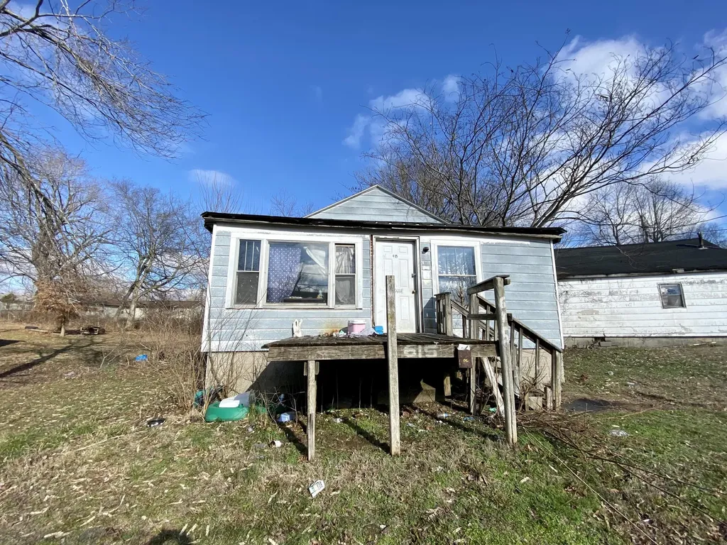 615 Barnes Street Providence KY 42450