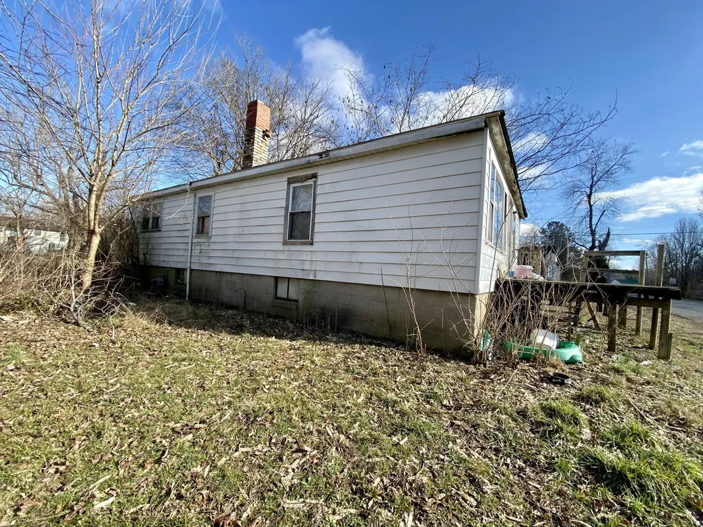 615 Barnes Street Providence KY 42450