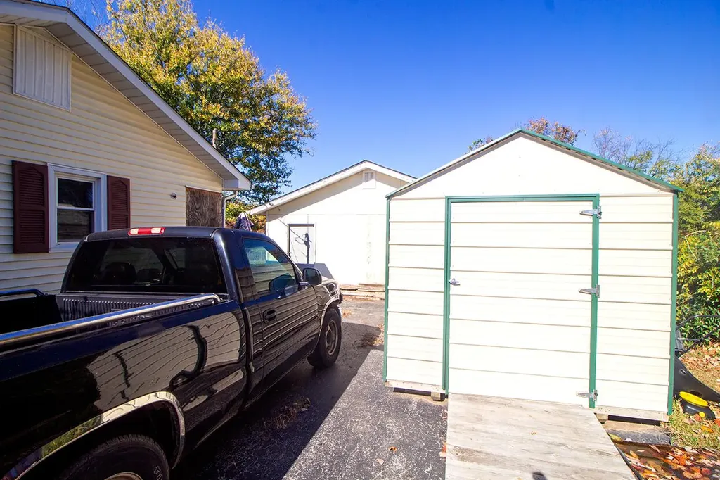 9620 Woodburn Allen Springs Road Alvaton KY 42122
