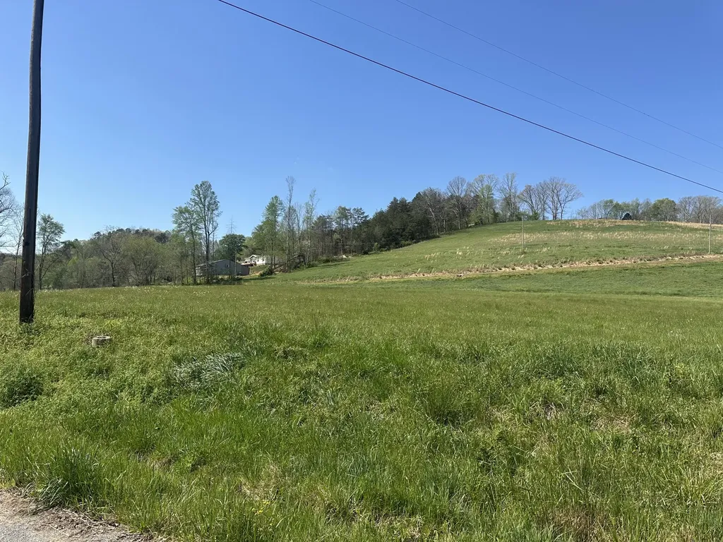 1928 Money Road East Bernstadt KY 40729
