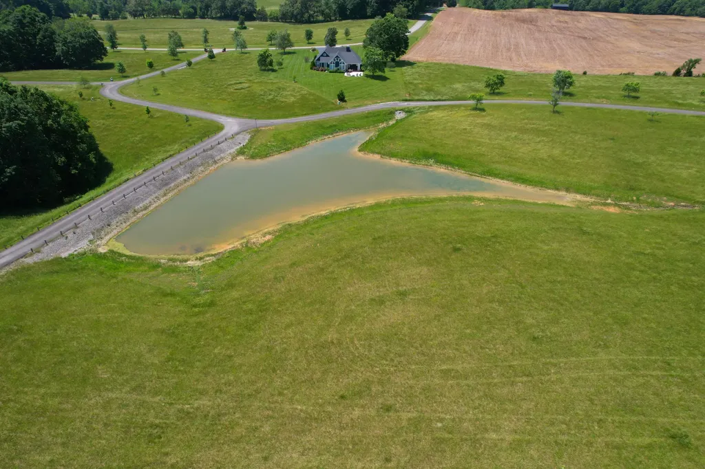 77 Meadows Loop Russell Springs KY 42642