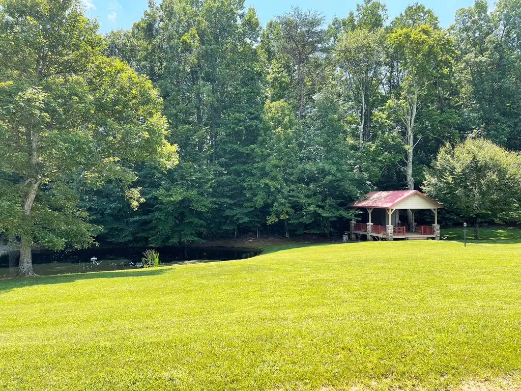 77 Meadows Loop Russell Springs KY 42642