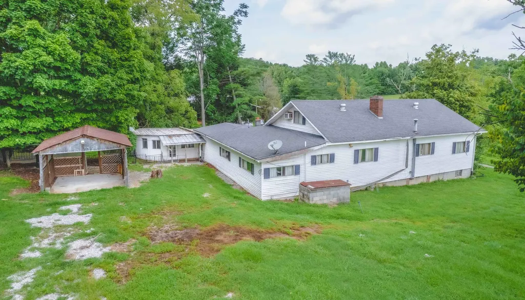 395 Lloyd Wilson Road Williamsburg KY 40769