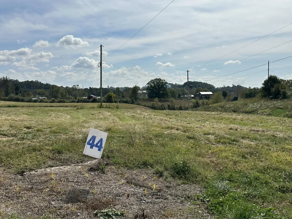 44 Bull Run East Bernstadt KY 40729