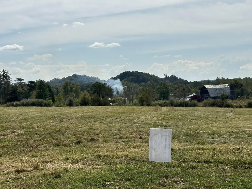 46 Bull Run East Bernstadt KY 40729