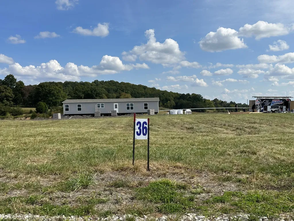 36 Wolf Bend East Bernstadt KY 40729