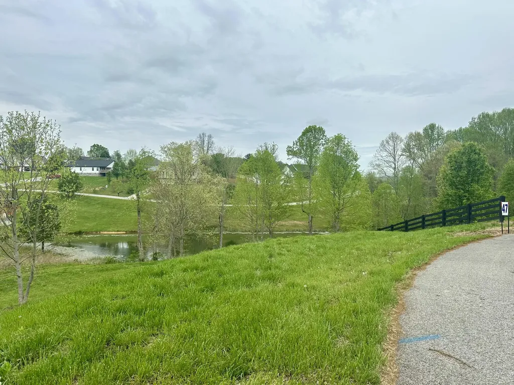 47 Ridgeline Drive London KY 40741