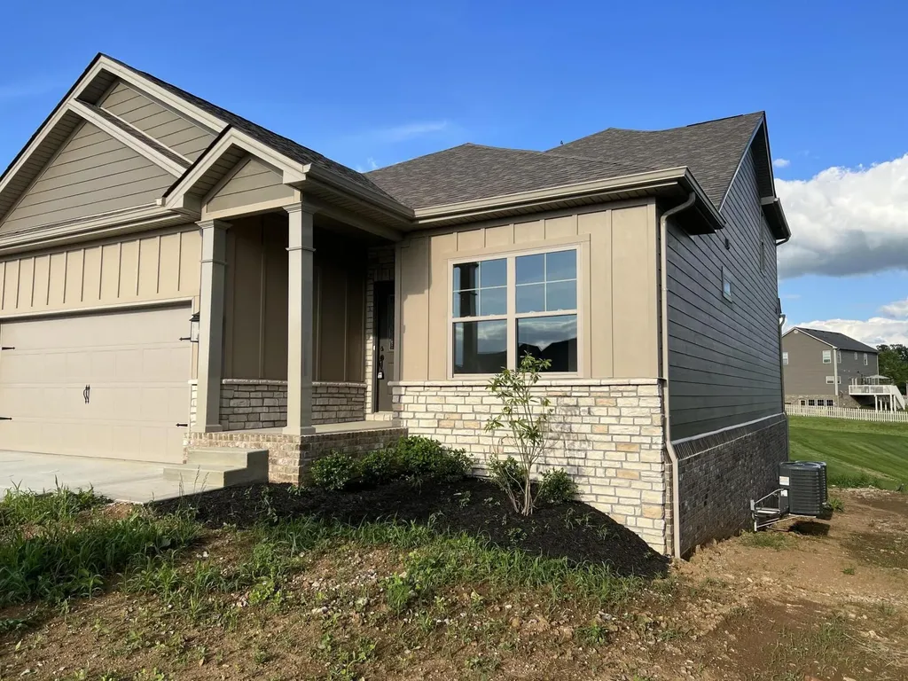129 Hickory Grove Georgetown KY 40324