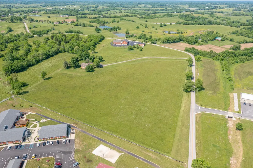 214 Sparrow Lane Harrodsburg KY 40330