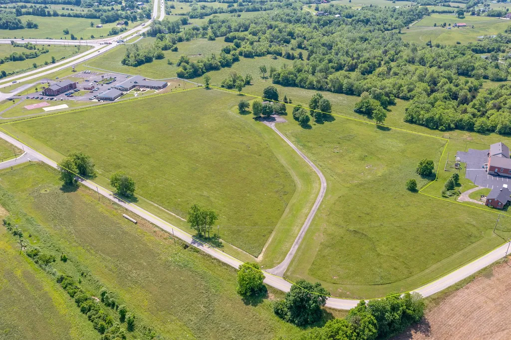 214 Sparrow Lane Harrodsburg KY 40330