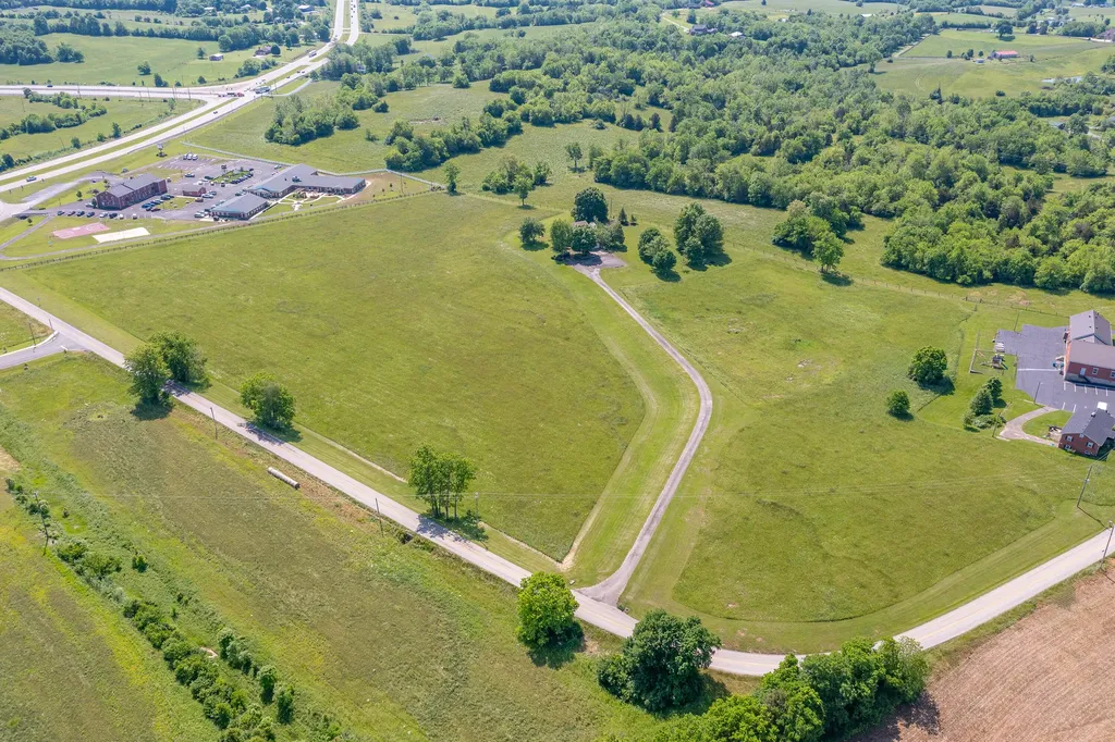 214 Sparrow Lane Harrodsburg KY 40330