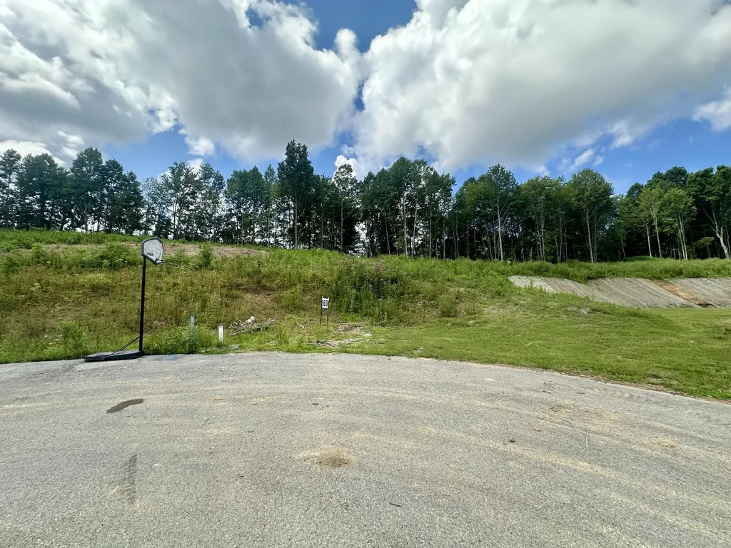 64 Hollywood Drive Corbin KY 40701
