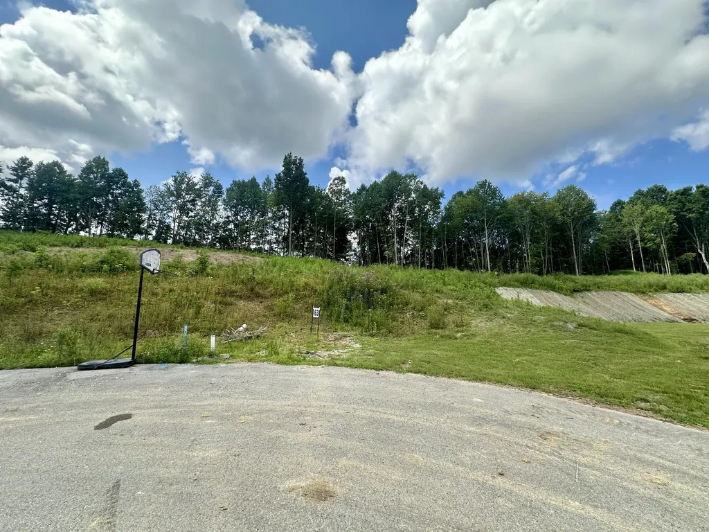 64 Hollywood Drive Corbin KY 40701