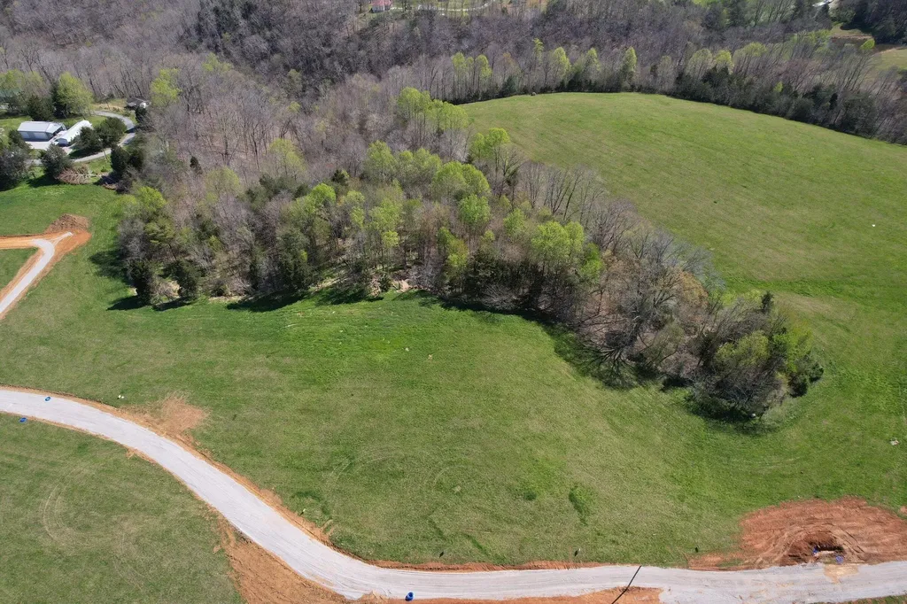 26 Beech Grove Road Jabez KY 42544