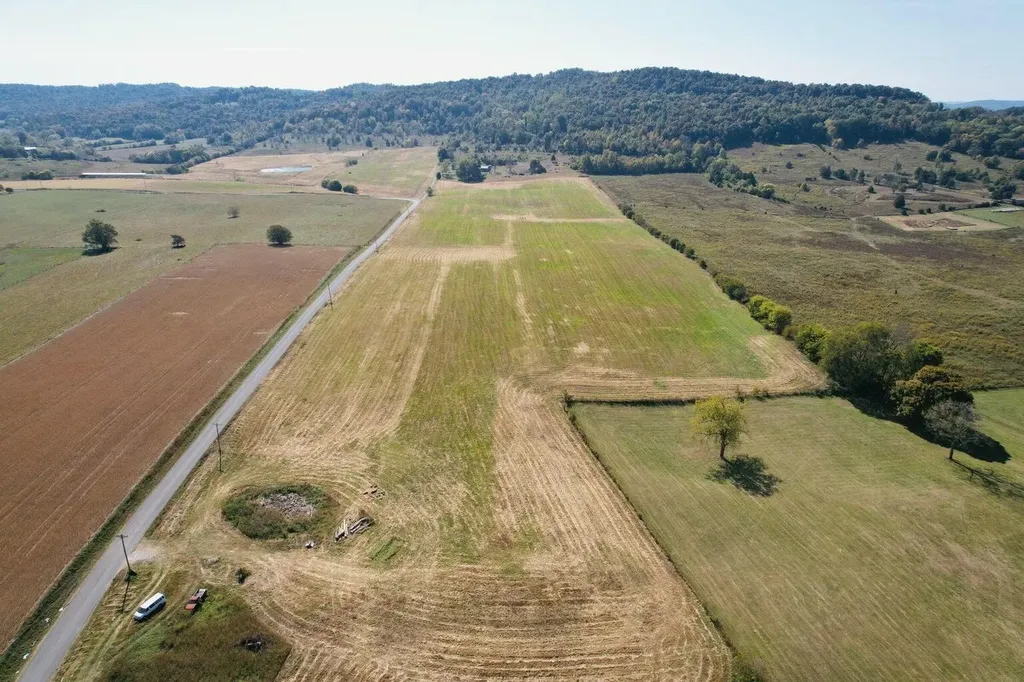 22 Elihu Cabin Hollow Road Somerset KY 42501