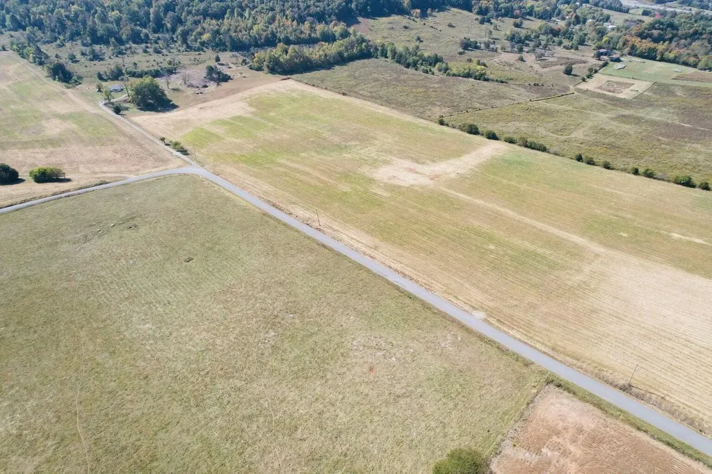 22 Elihu Cabin Hollow Road Somerset KY 42501