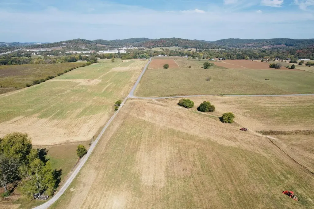 22 Elihu Cabin Hollow Road Somerset KY 42501