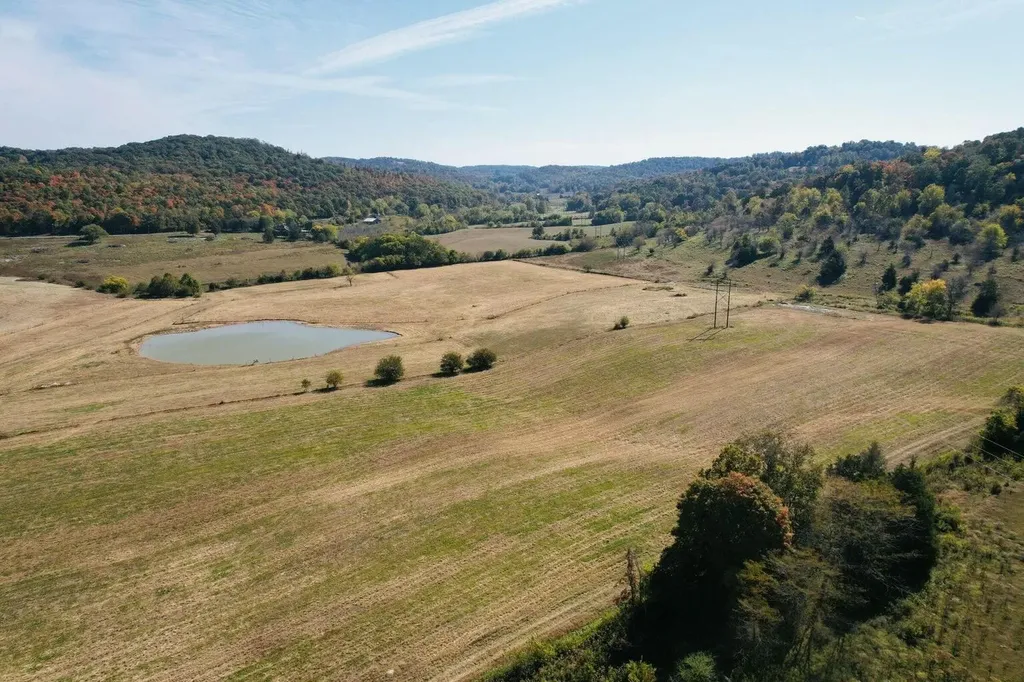 21 Elihu Cabin Hollow Road Somerset KY 42501