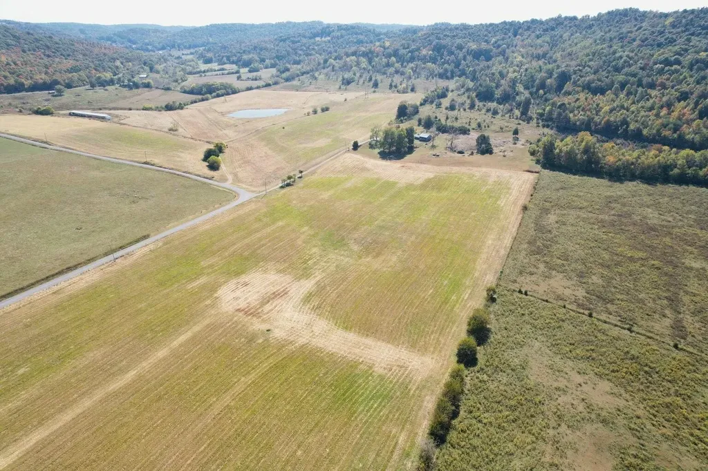 21 Elihu Cabin Hollow Road Somerset KY 42501