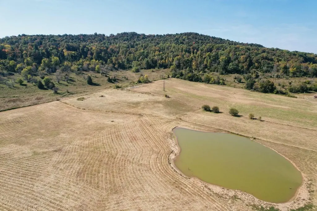 21 Elihu Cabin Hollow Road Somerset KY 42501