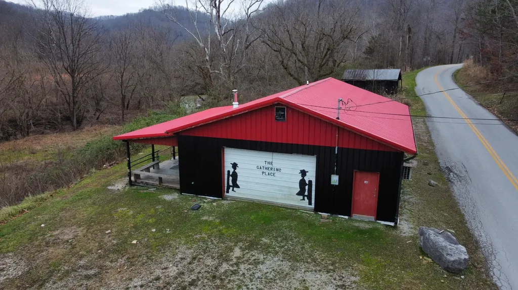 15 S Fork S Road Stanton KY 40380