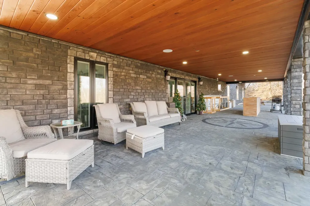 196 Knoll Lane Nancy KY 42544