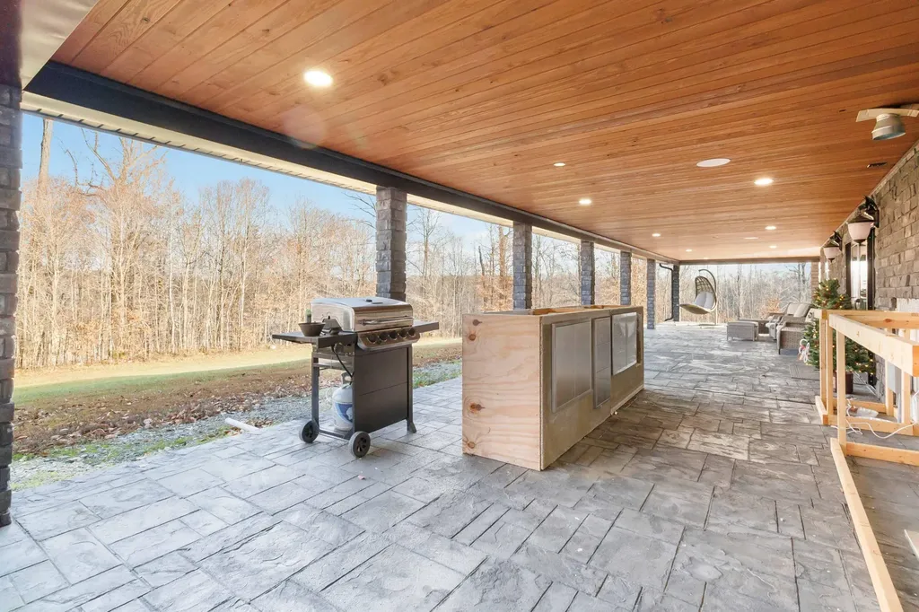 196 Knoll Lane Nancy KY 42544