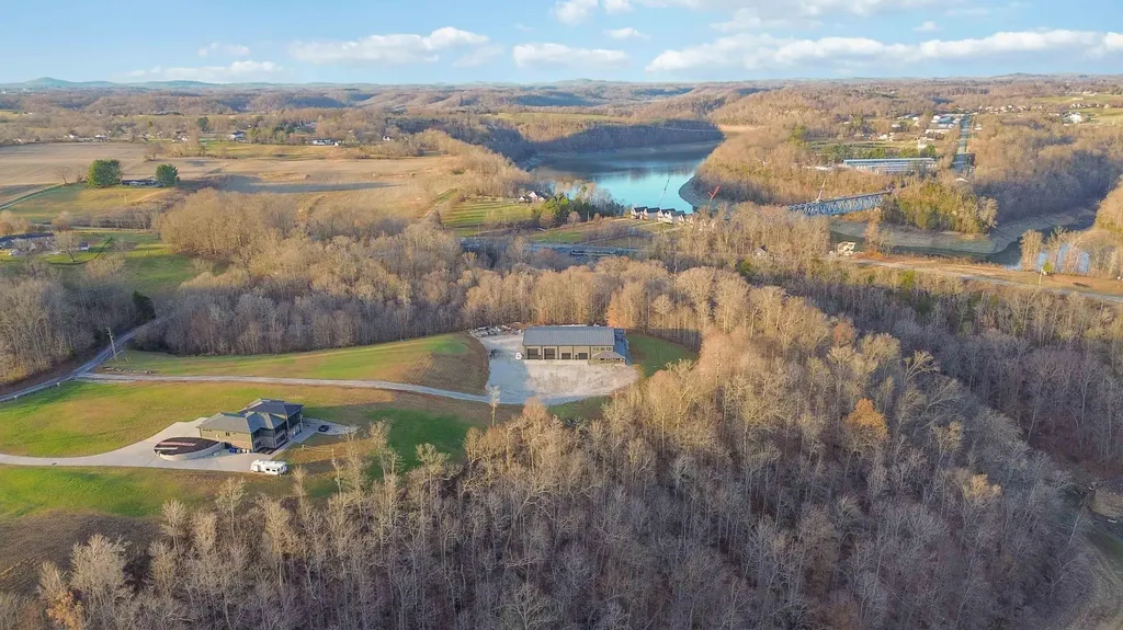 196 Knoll Lane Nancy KY 42544