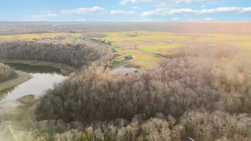 196 Knoll Lane Nancy KY 42544