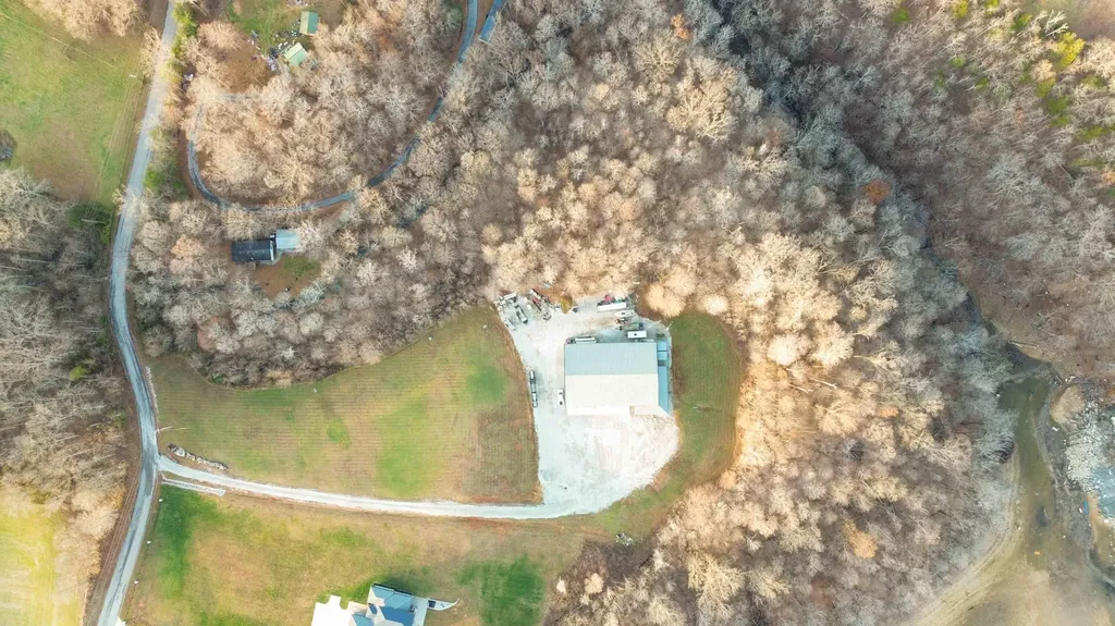 196 Knoll Lane Nancy KY 42544