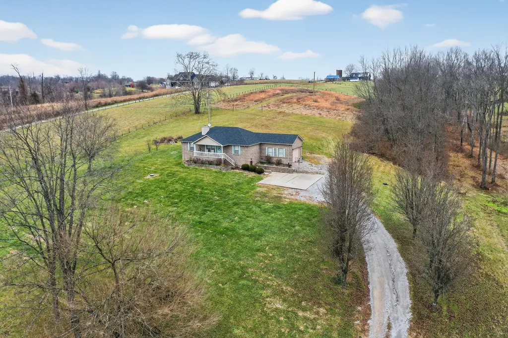 5665 Paris Road Mt Sterling KY 40353