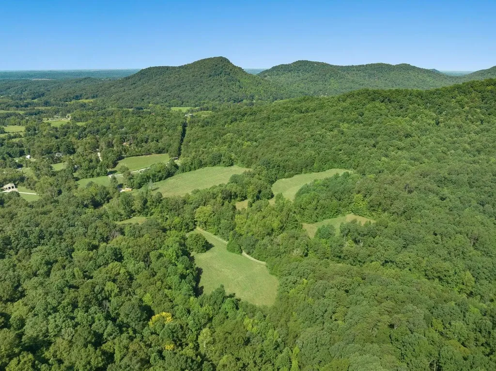 9999 Sunrise Valley Tract 3 Road Irvine KY 40336