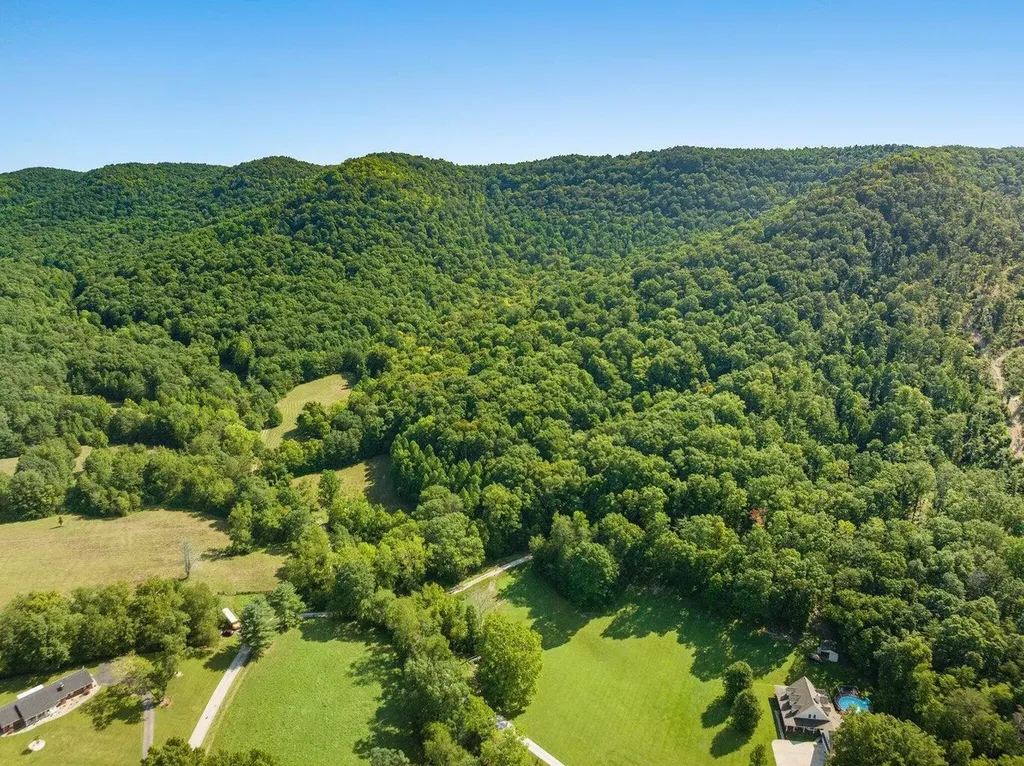 9999 Sunrise Valley Tract 3 Road Irvine KY 40336