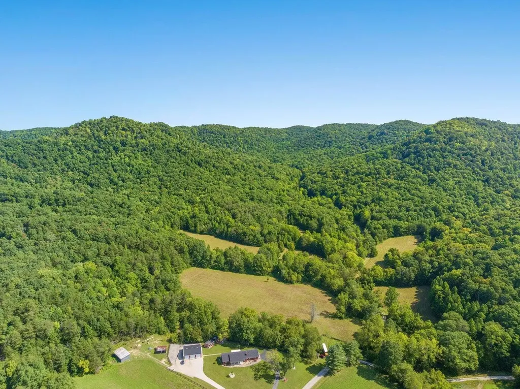 9999 Sunrise Valley Tract 3 Road Irvine KY 40336