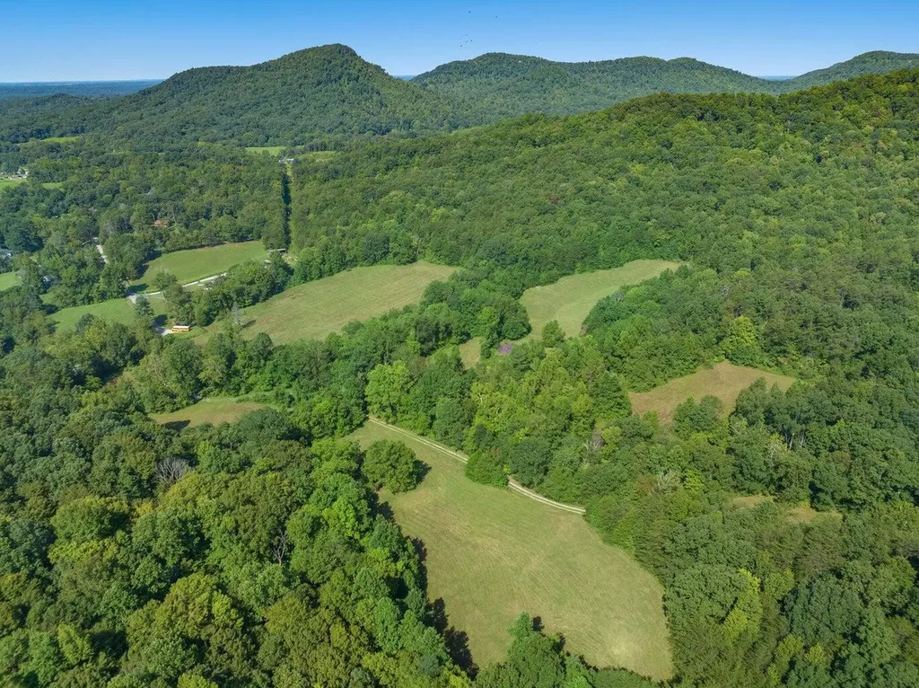 9999 Sunrise Valley Tract 3 Road Irvine KY 40336