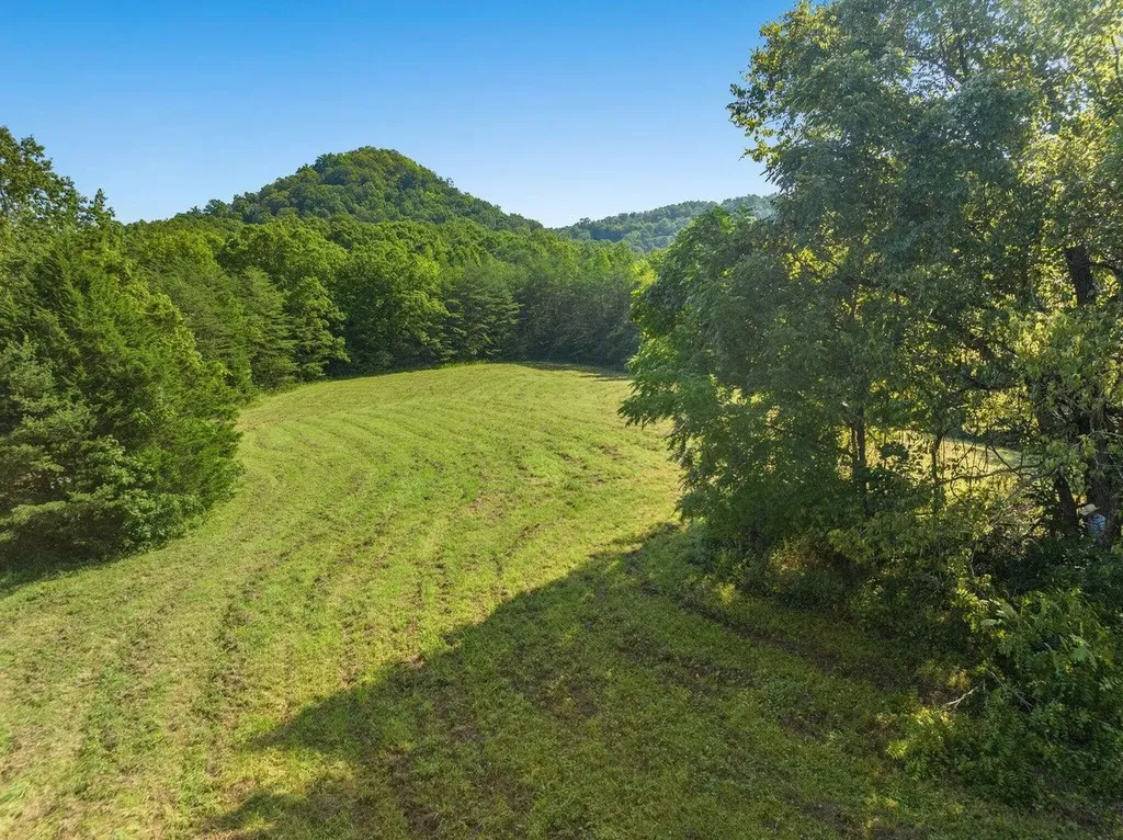 9999 Sunrise Valley Tract 3 Road Irvine KY 40336