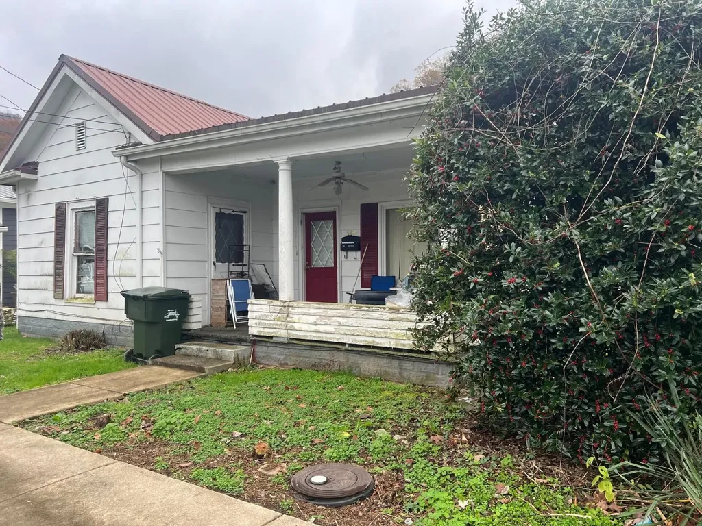 542 Riverside Drive Prestonsburg KY 41653