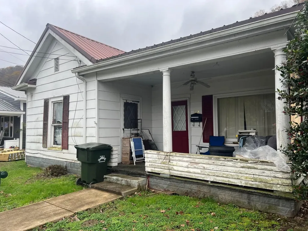 542 Riverside Drive Prestonsburg KY 41653