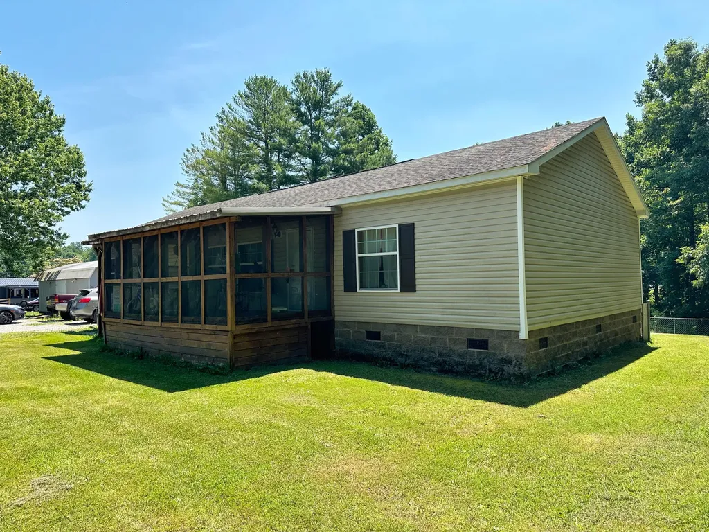 107 Ravenwood Estates London KY 40741