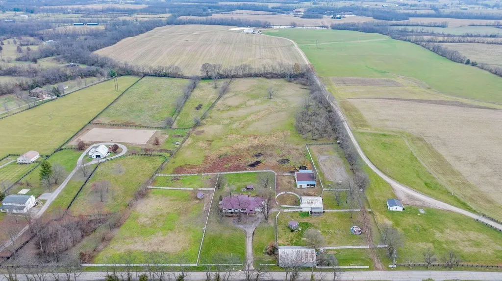 3520 Combs Ferry Road Lexington KY 40509