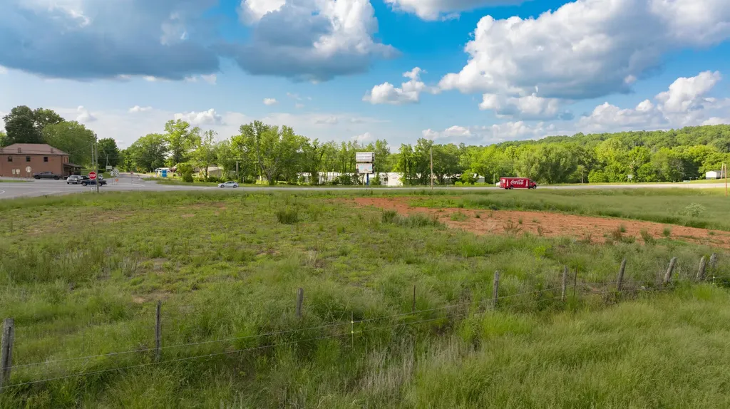8274 Highway 90 Monticello KY 42633