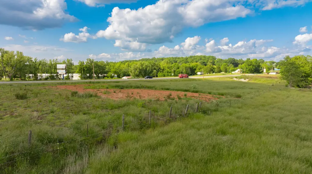 8274 Highway 90 Monticello KY 42633