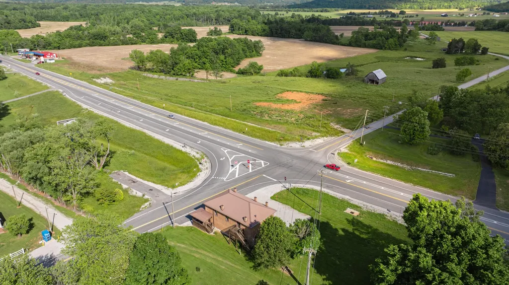 8274 Highway 90 Monticello KY 42633