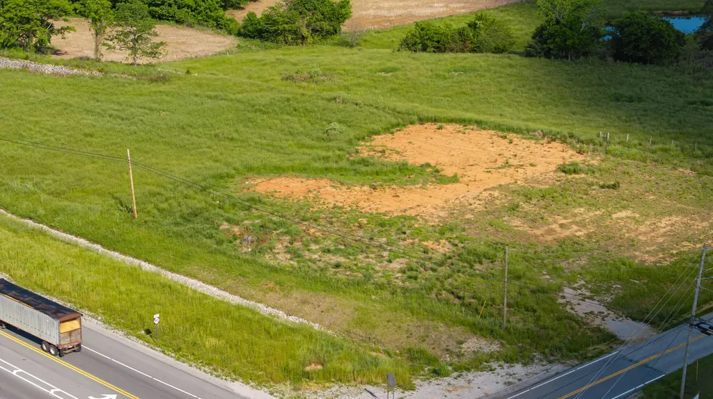 8274 Highway 90 Monticello KY 42633