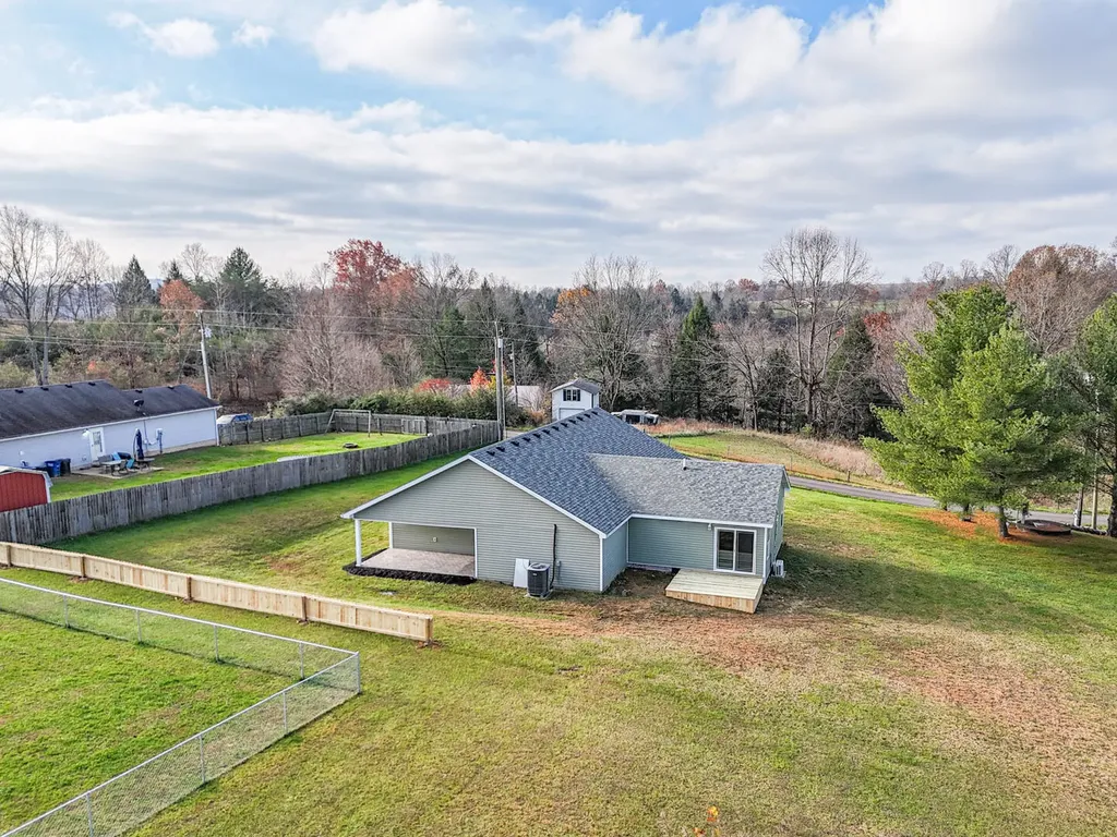 67 Millard Tilley Road Science Hill KY 42553