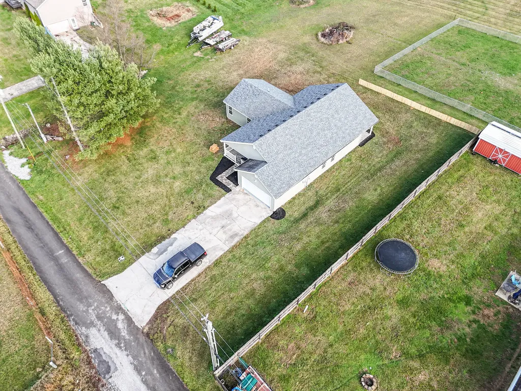 67 Millard Tilley Road Science Hill KY 42553
