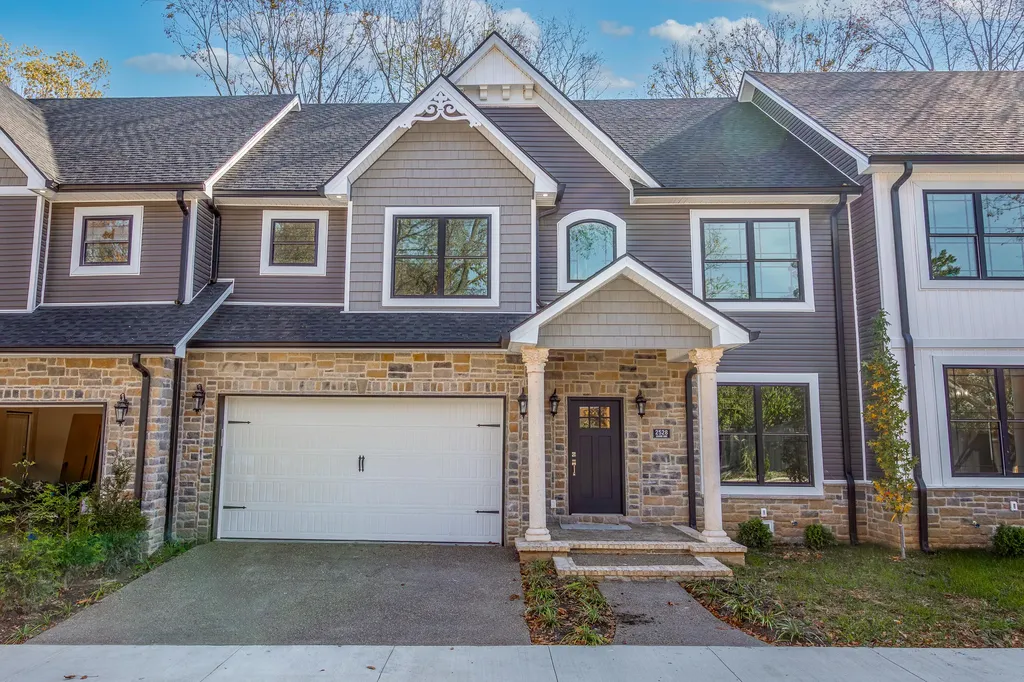 2528 Leland Lane Lexington KY 40503