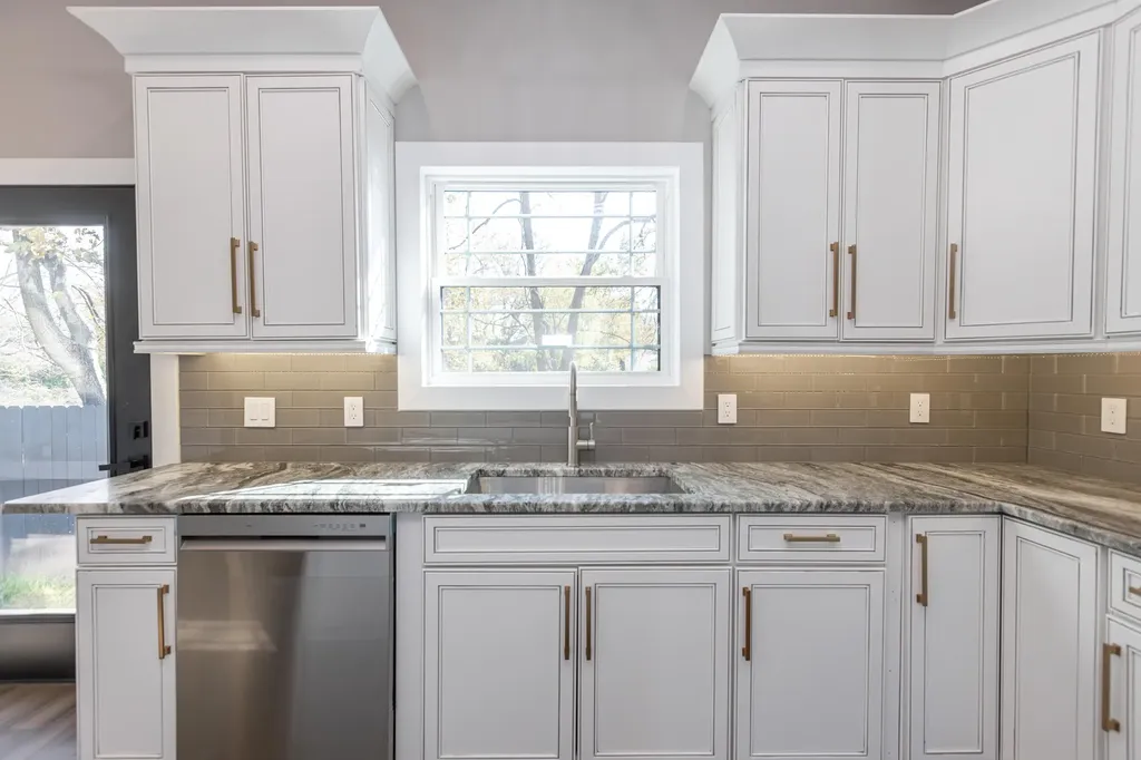 2528 Leland Lane Lexington KY 40503
