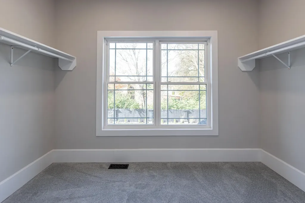 2528 Leland Lane Lexington KY 40503