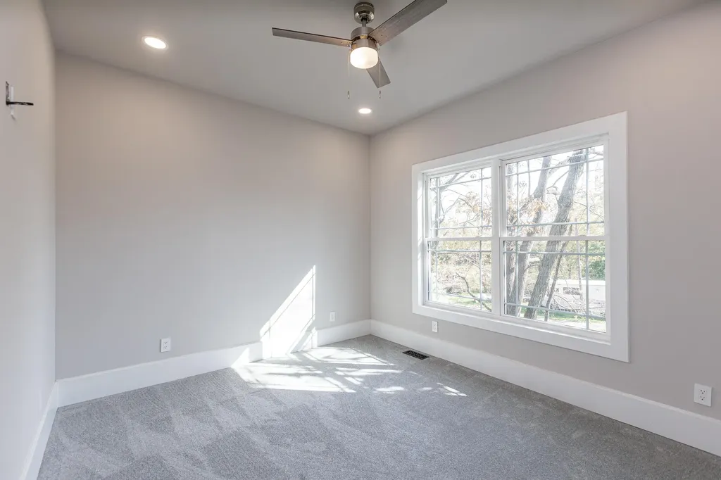 2528 Leland Lane Lexington KY 40503